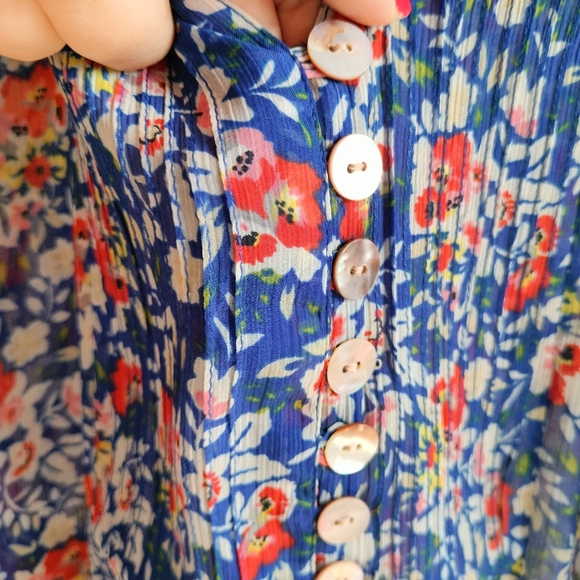 Plus Floral Flowy Sheer Blouse - Picture 12 of 14